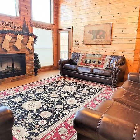 Treetop Tranquilty Sevierville Exterior photo