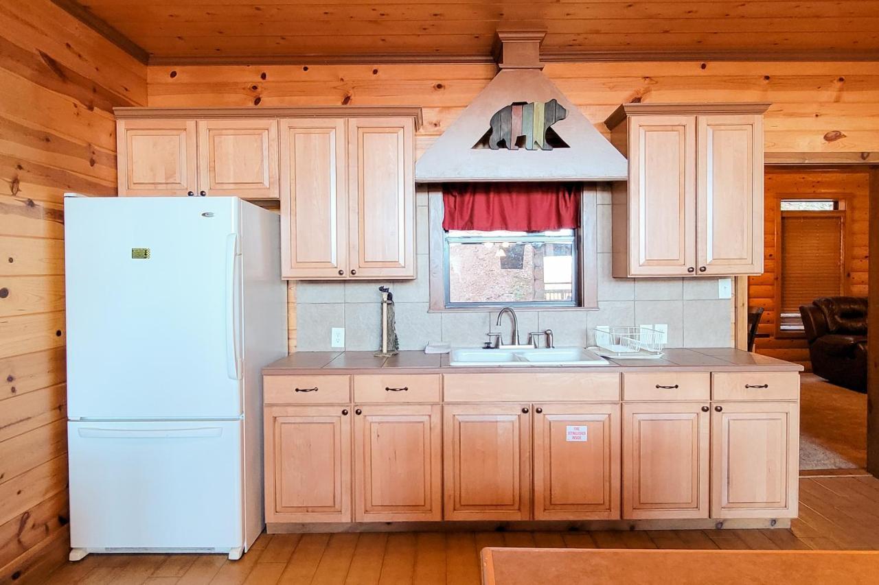 Treetop Tranquilty Sevierville Exterior photo