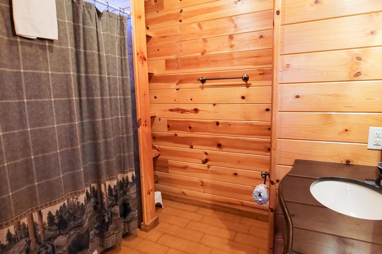 Treetop Tranquilty Sevierville Exterior photo